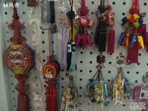 青岛购物攻略 韩国日用百货与纯手工艺刺绣挂件的独特魅力